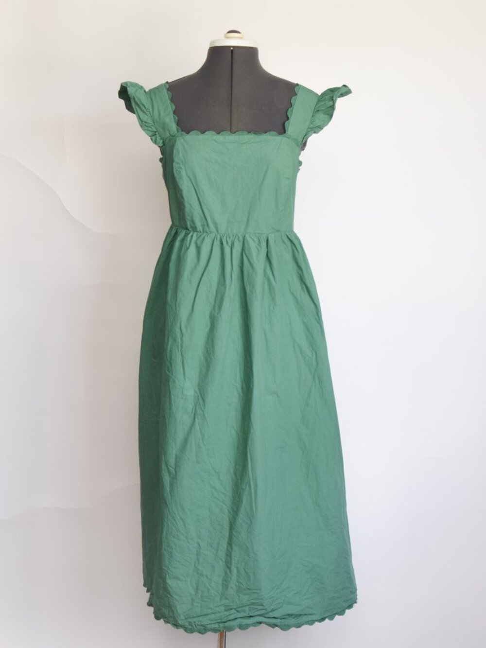 Listicle Green Smocked Midi Dress Women’s Size Large Ruffle Flutter Square Neck